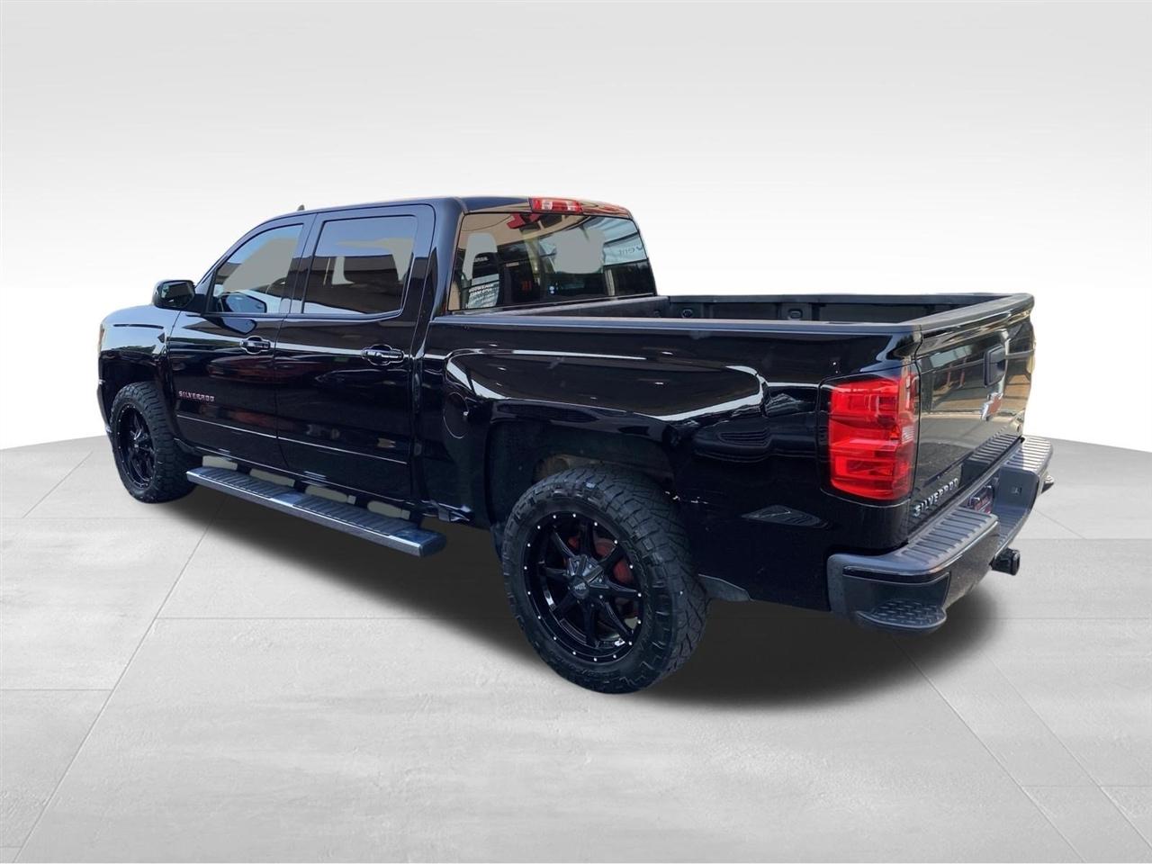 Chevrolet Silverado 1500 4WD Crew Cab 143.5" LT w/2LT 2018