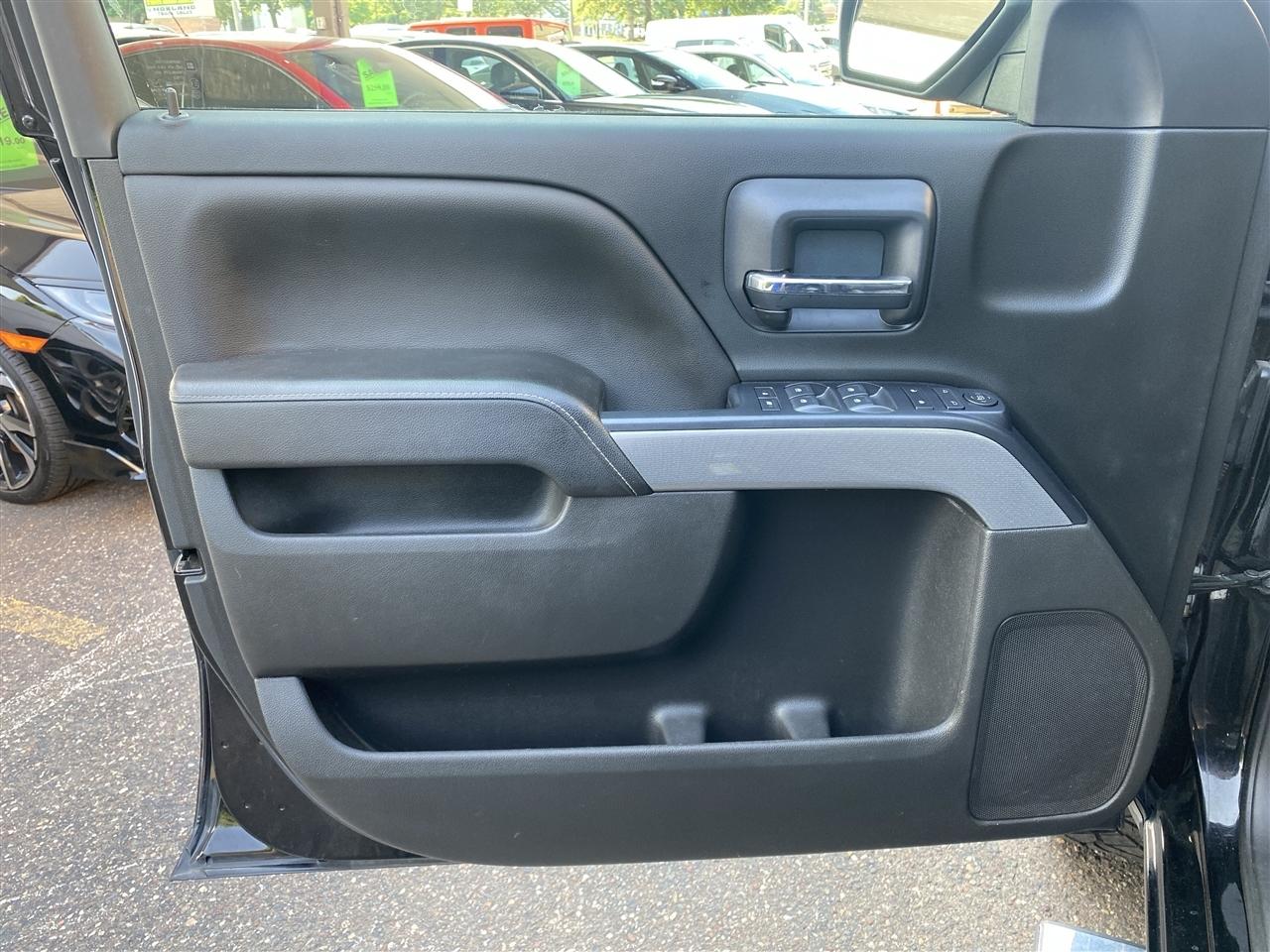 Chevrolet Silverado 1500 4WD Crew Cab 143.5" LT w/2LT 2018
