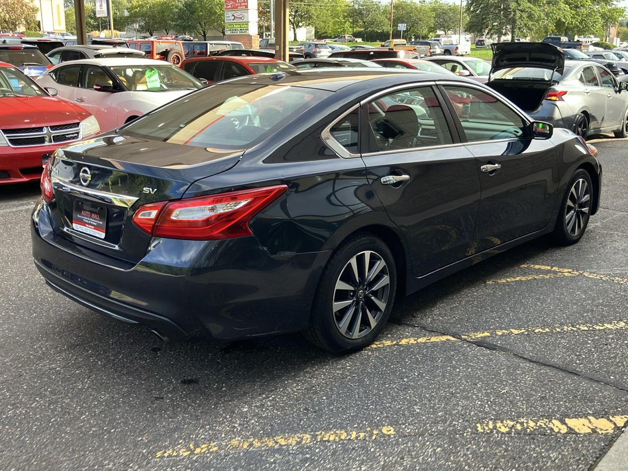 Nissan Altima 2.5 SV Sedan 2017