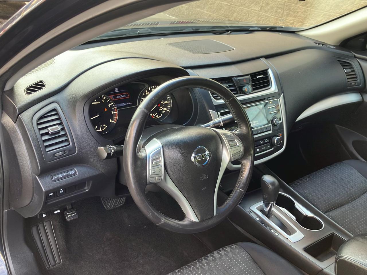 Nissan Altima 2.5 SV Sedan 2017