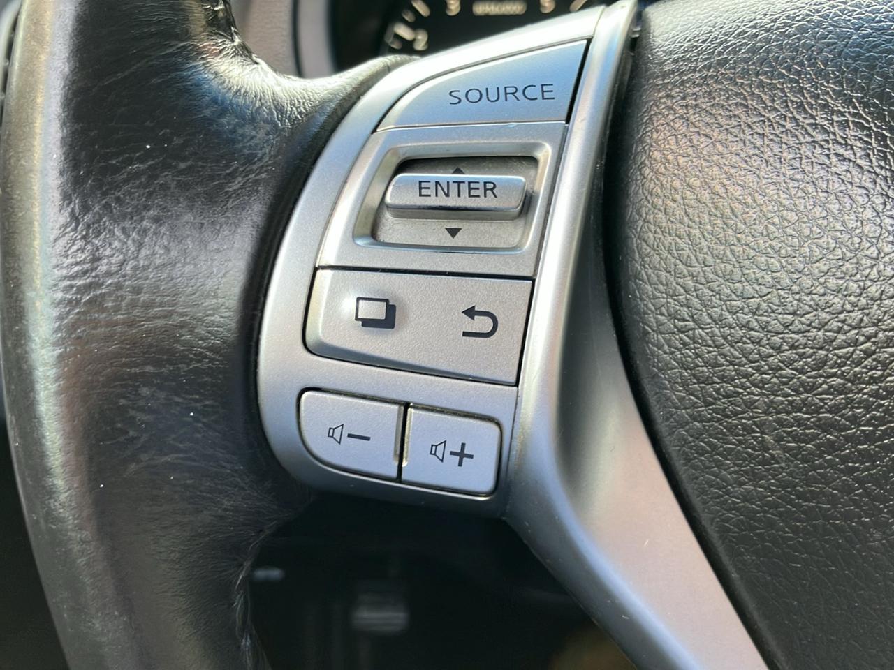 Nissan Altima 2.5 SV Sedan 2017