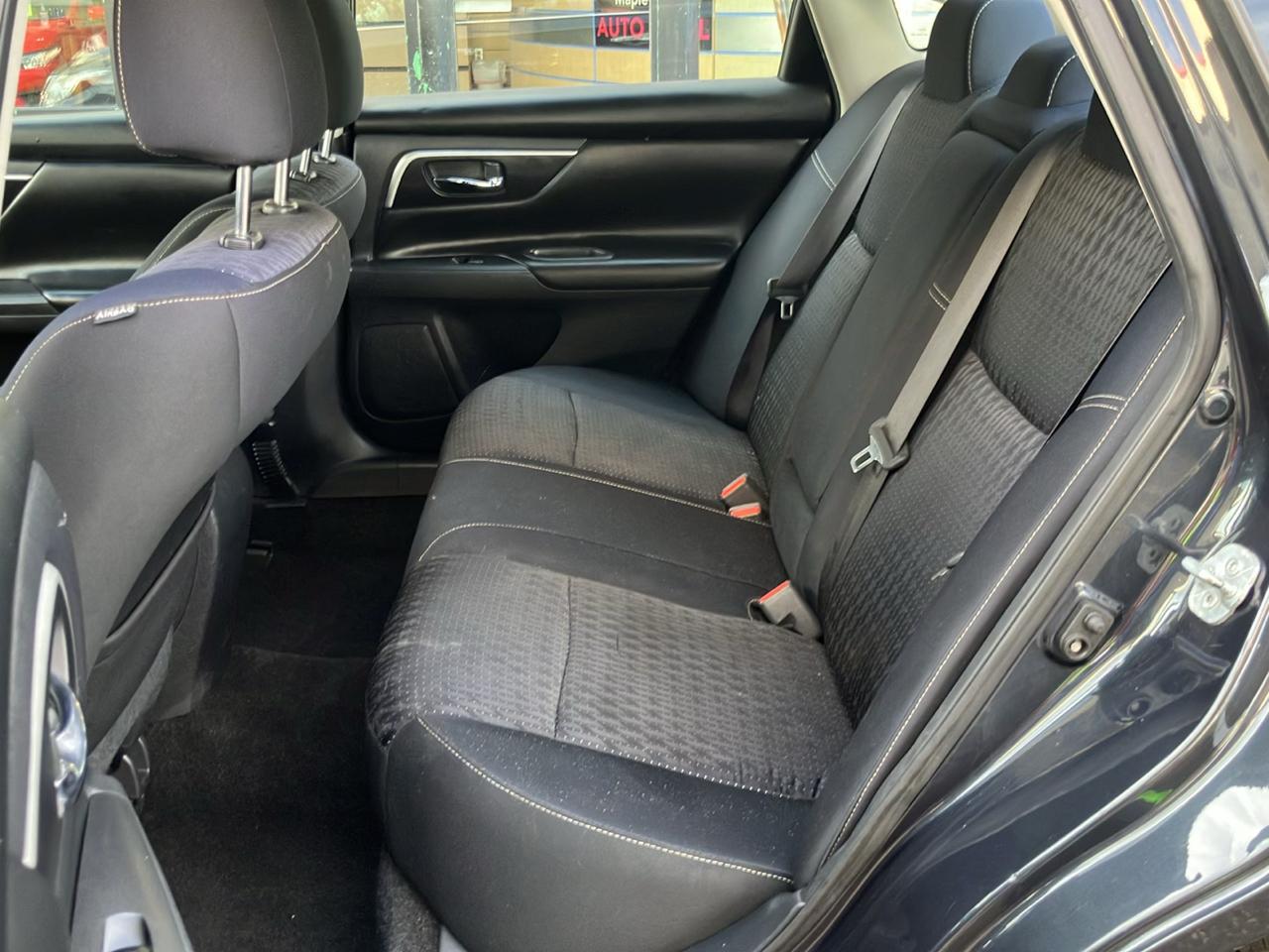 Nissan Altima 2.5 SV Sedan 2017