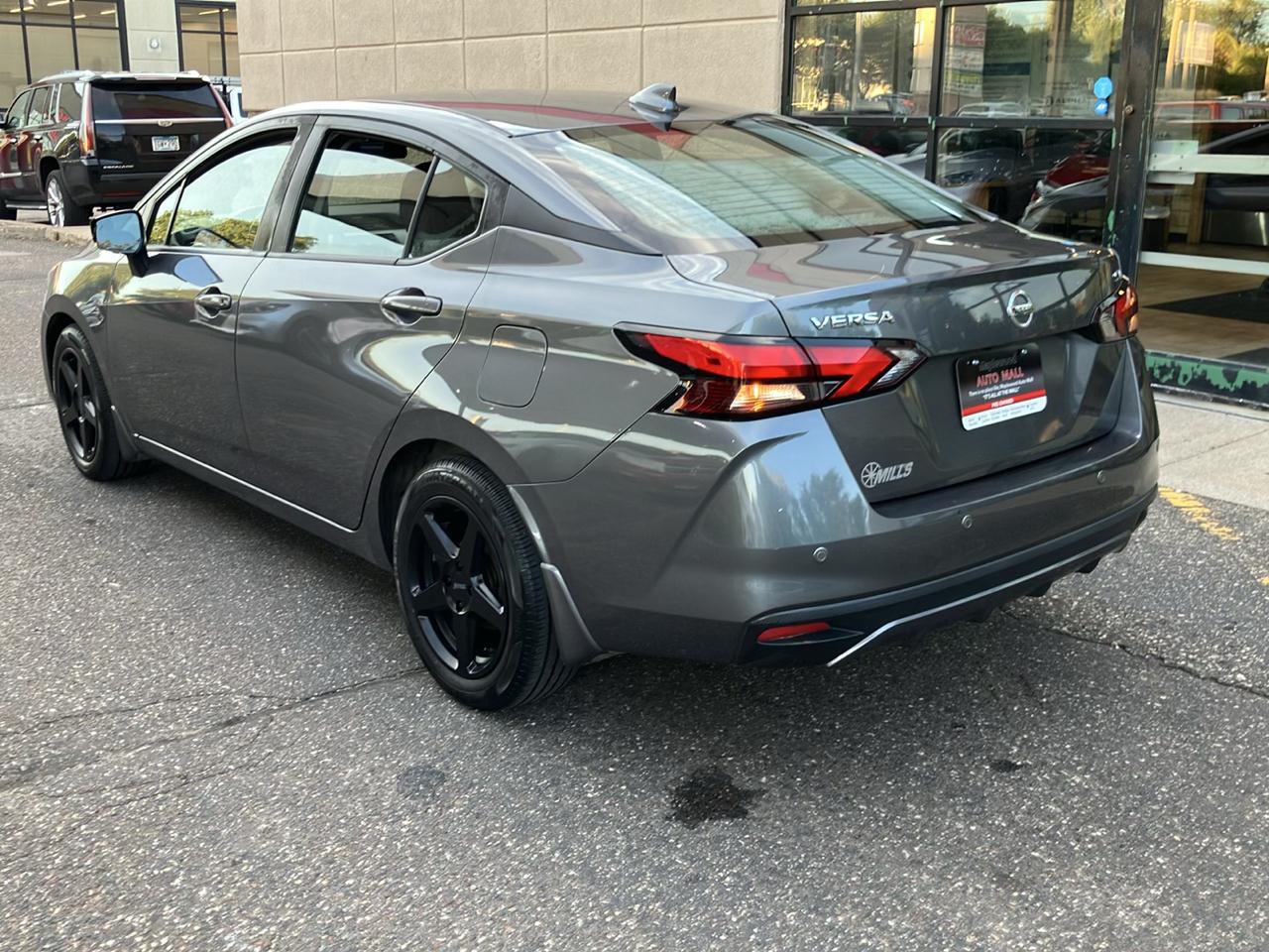 Nissan Versa SV CVT 2022