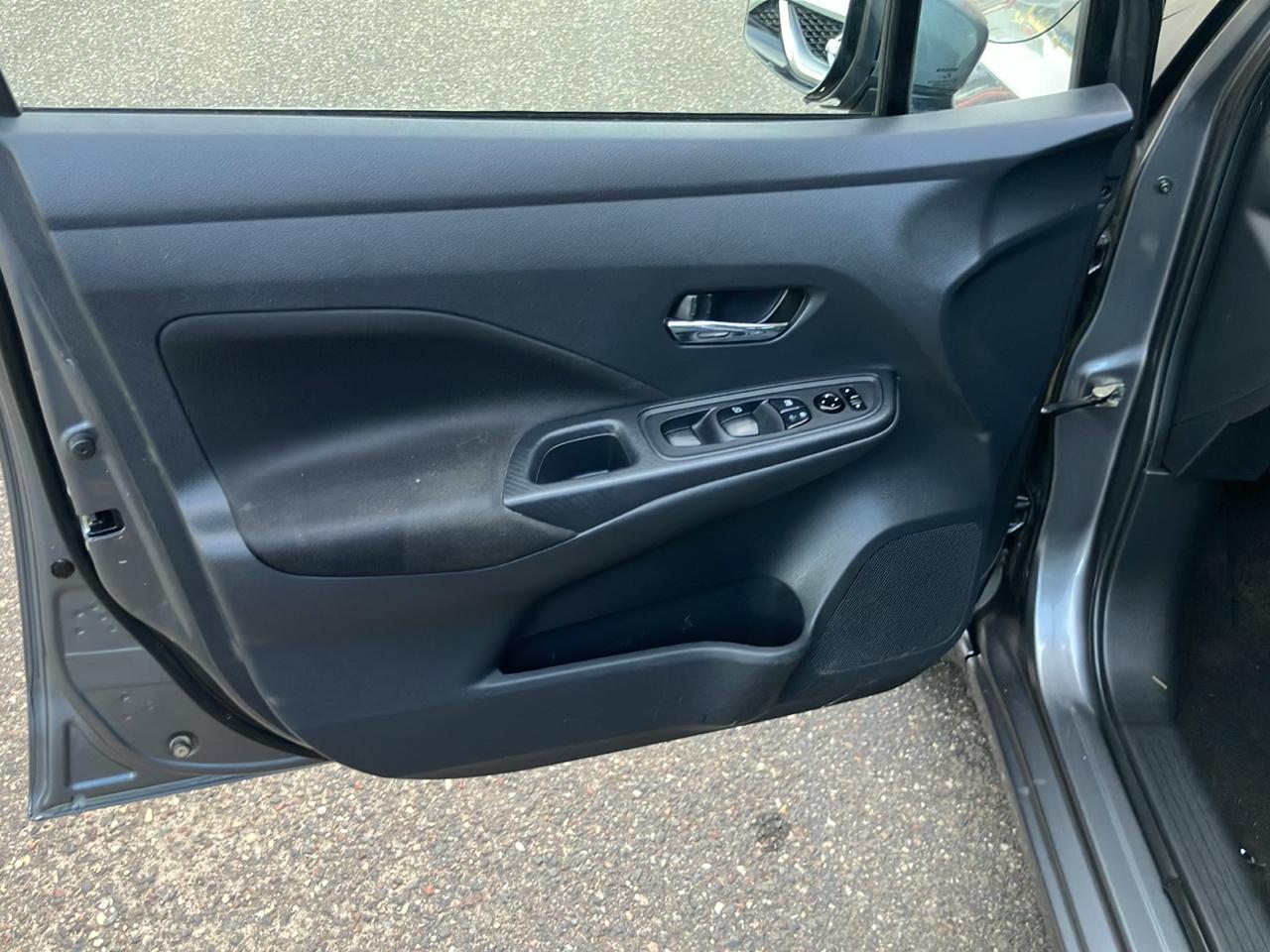 Nissan Versa SV CVT 2022