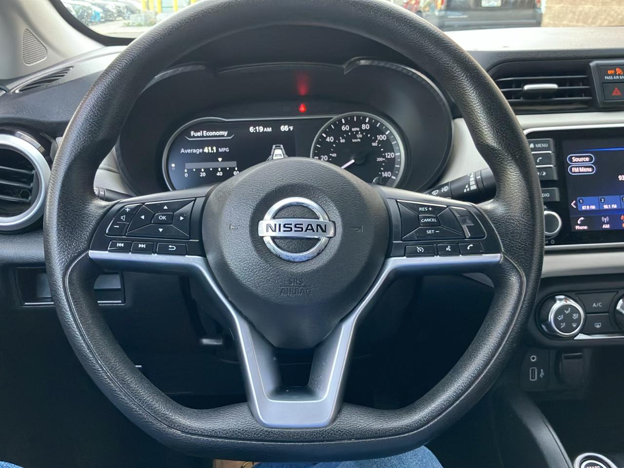Nissan Versa SV CVT 2022