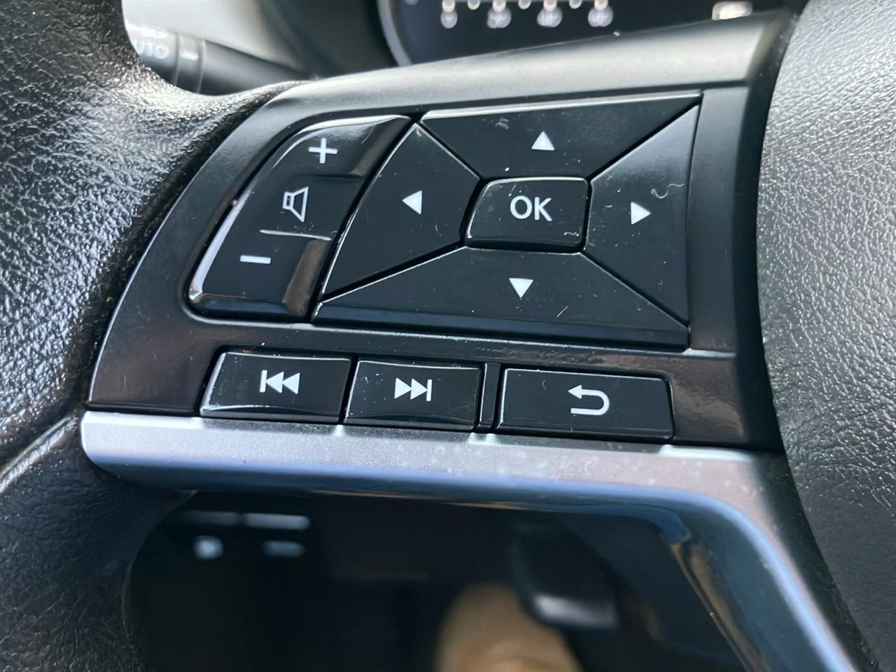 Nissan Versa SV CVT 2022