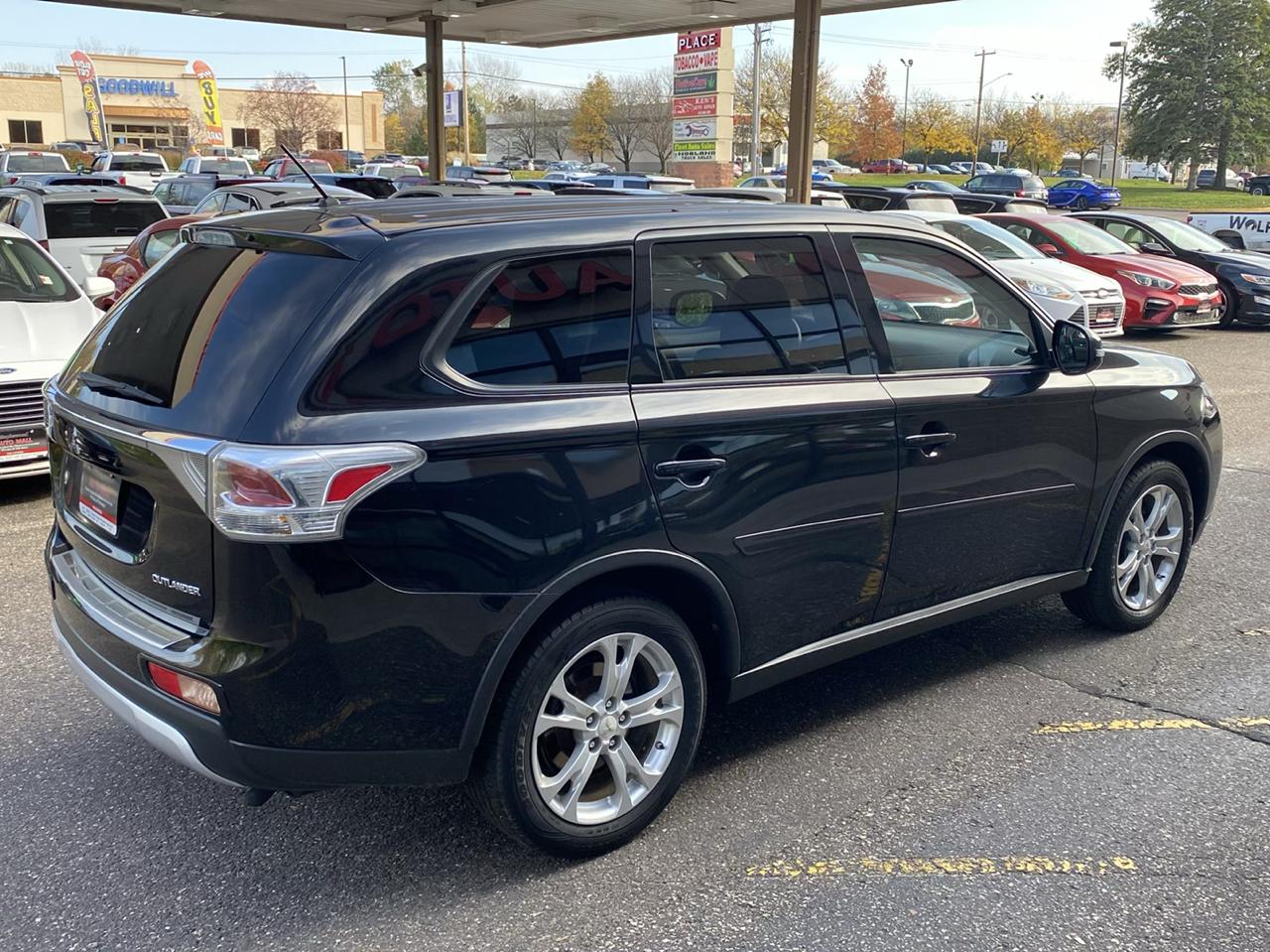 Mitsubishi Outlander 4WD 4dr SE 2015
