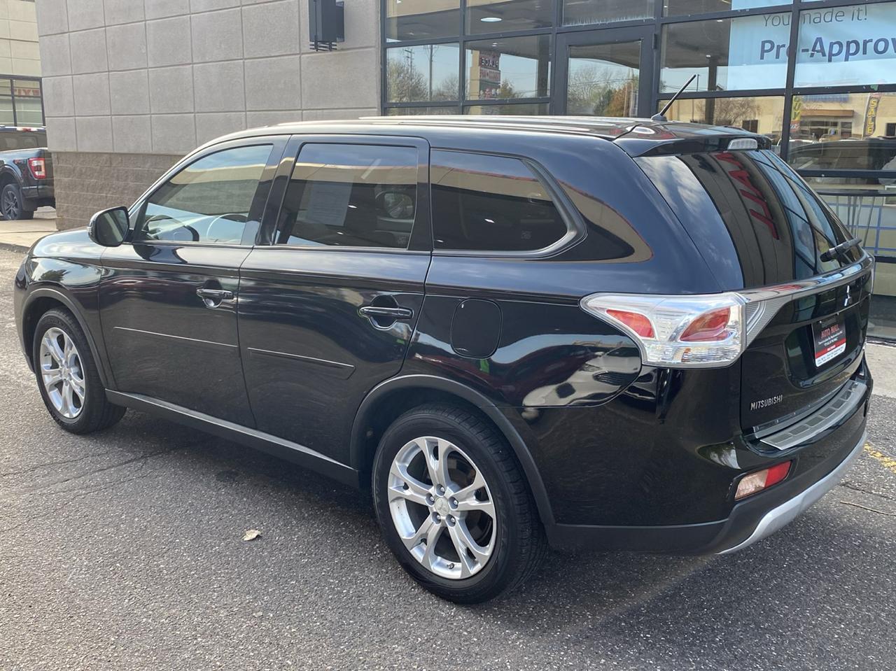 Mitsubishi Outlander 4WD 4dr SE 2015