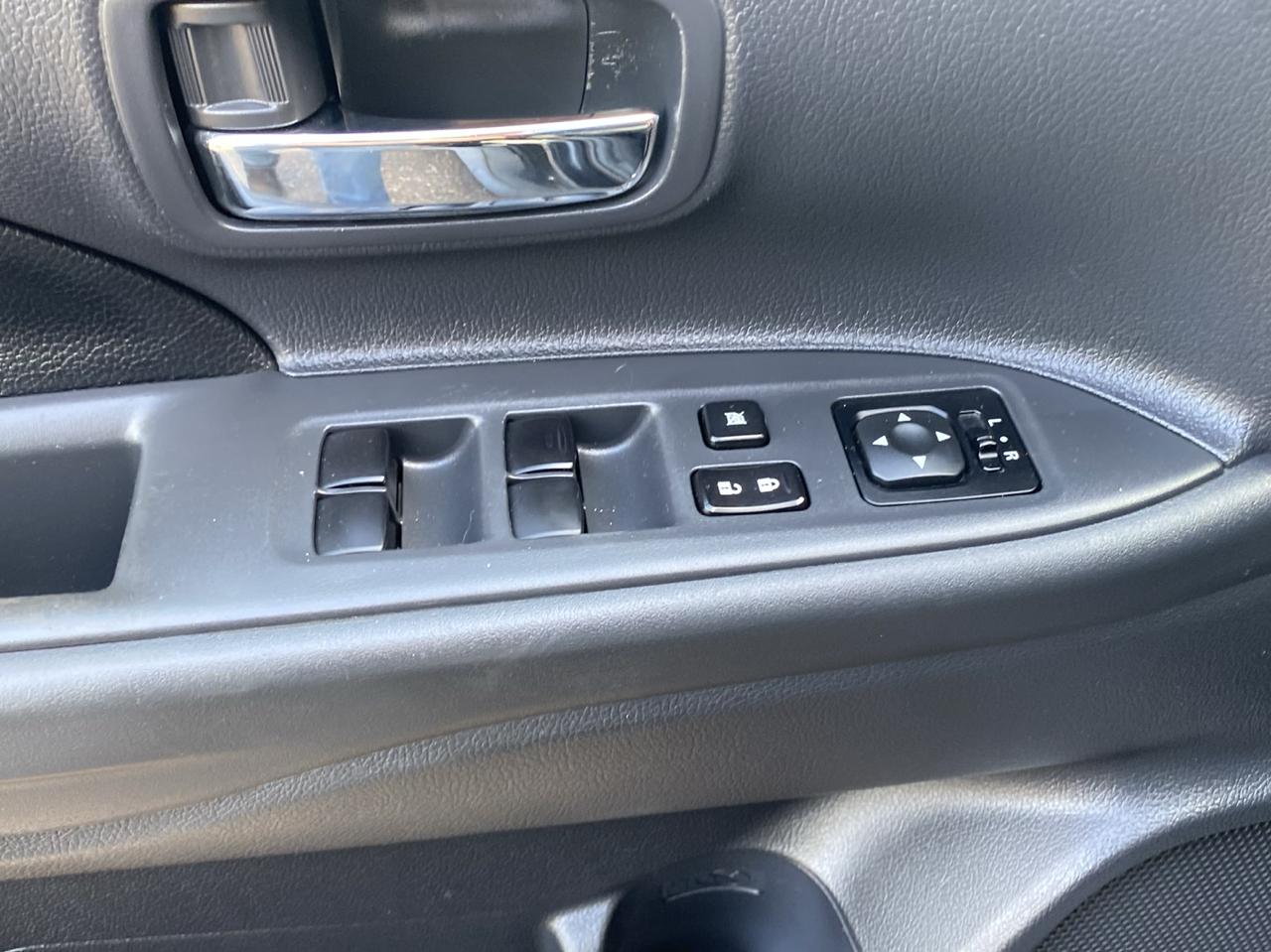 Mitsubishi Outlander 4WD 4dr SE 2015