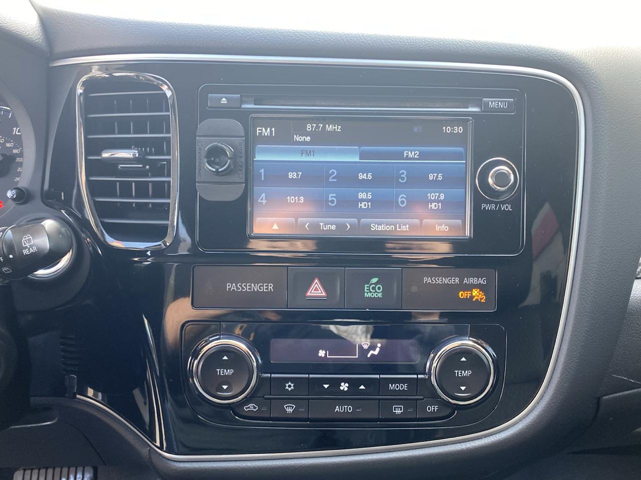 Mitsubishi Outlander 4WD 4dr SE 2015