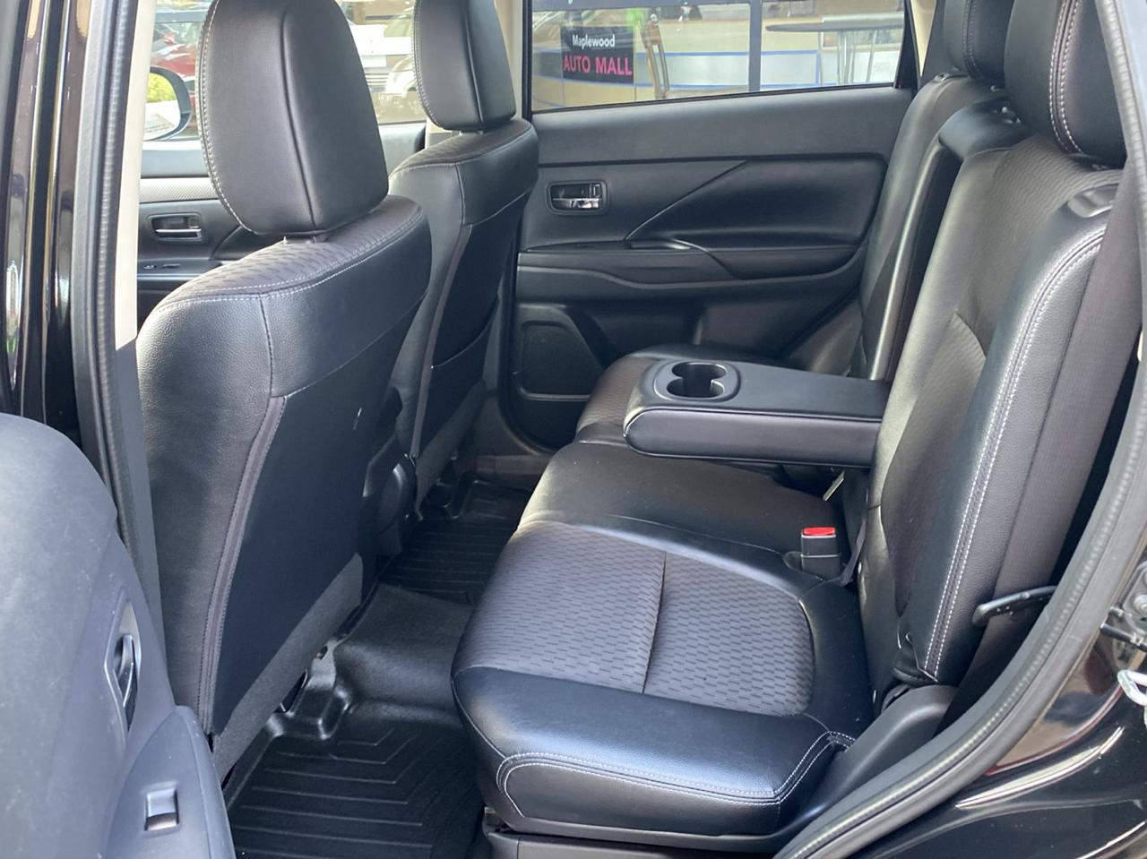 Mitsubishi Outlander 4WD 4dr SE 2015