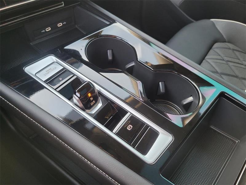 Volkswagen Atlas SEL Premium R-Line 4MOTION 2024 Volkswagen Atlas SEL Premium R-Line 4MOTION 2024