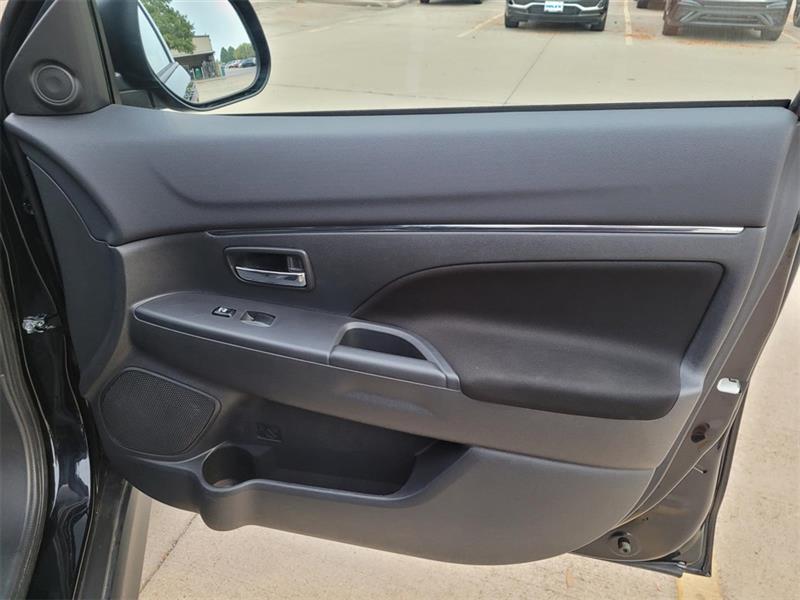 Mitsubishi Outlander Sport 2.0 ES 4WD 2024 Mitsubishi Outlander Sport 2.0 ES 4WD 2024