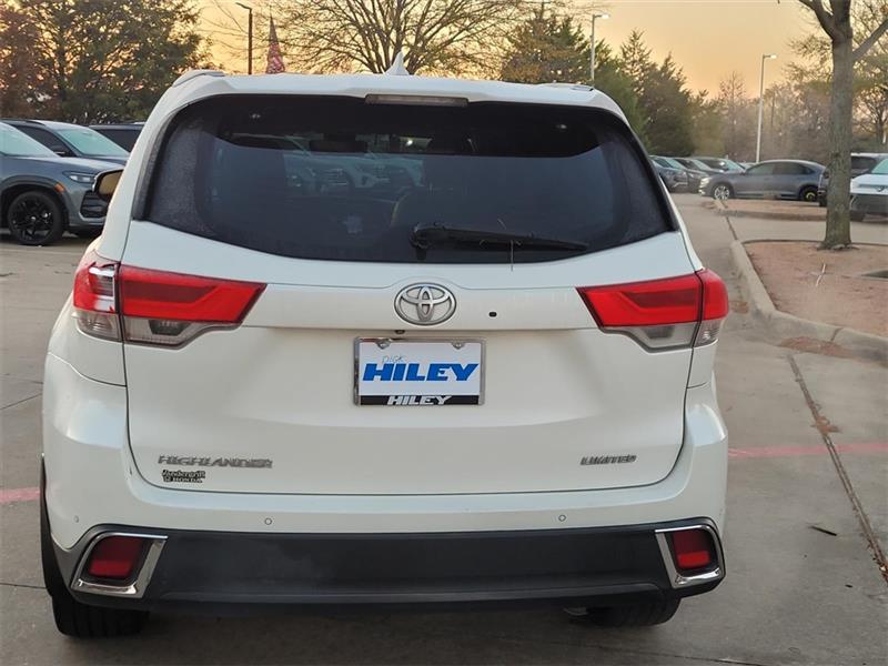 Toyota Highlander Limited FWD V6 2019