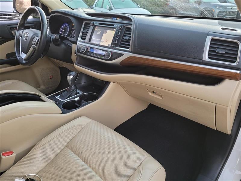 Toyota Highlander Limited FWD V6 2019