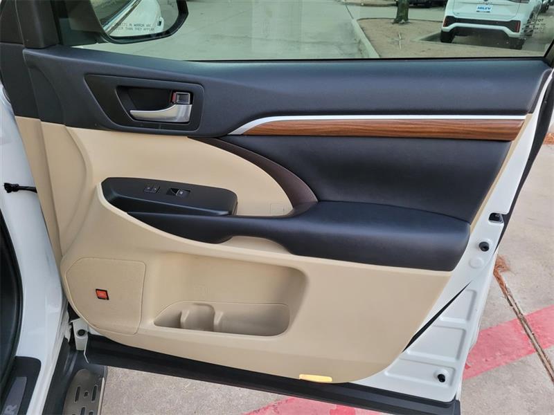 Toyota Highlander Limited FWD V6 2019