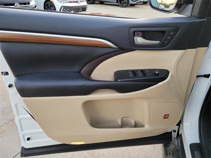 Toyota Highlander Limited FWD V6 2019