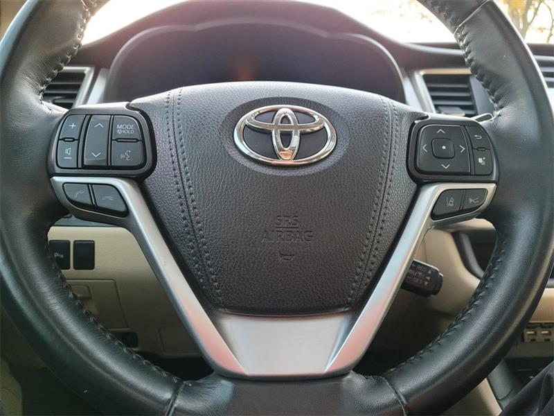 Toyota Highlander Limited FWD V6 2019