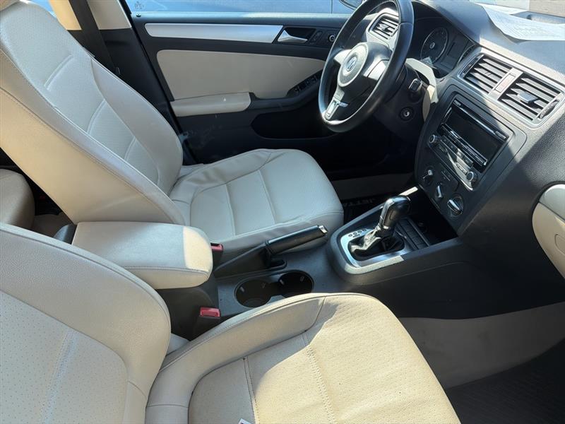 Volkswagen Jetta SE 2013