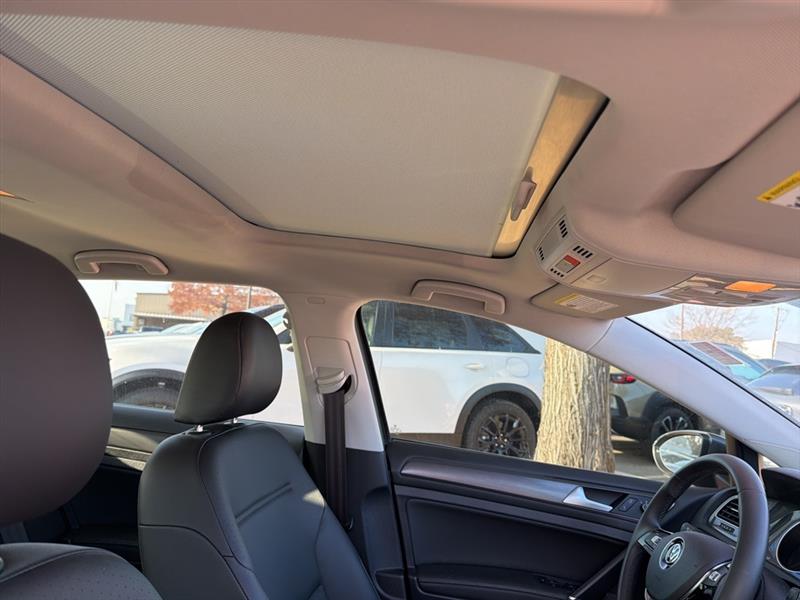 Volkswagen Golf TSI 8A 2021