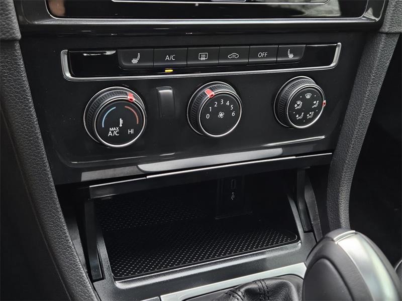 Volkswagen Golf TSI 8A 2021