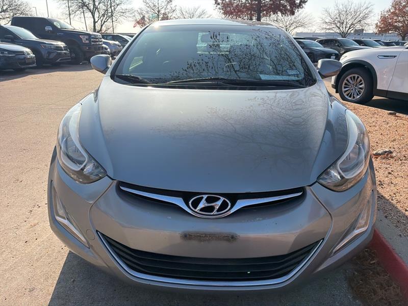 Hyundai Elantra SE 6AT 2016