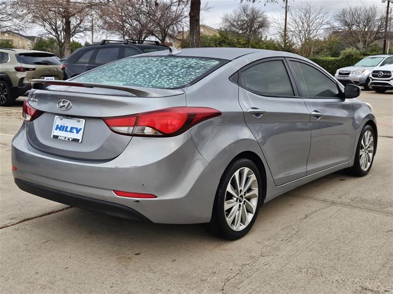 Hyundai Elantra SE 6AT 2016