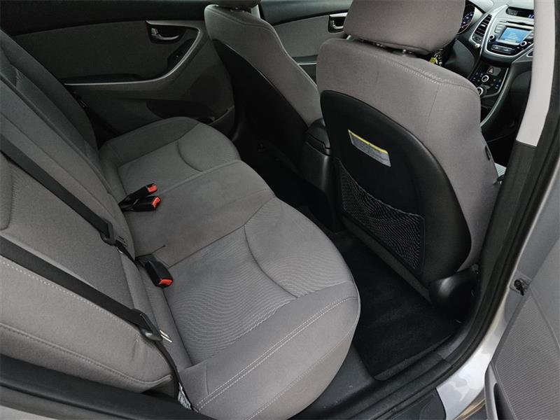 Hyundai Elantra SE 6AT 2016