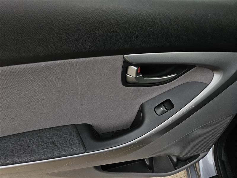 Hyundai Elantra SE 6AT 2016