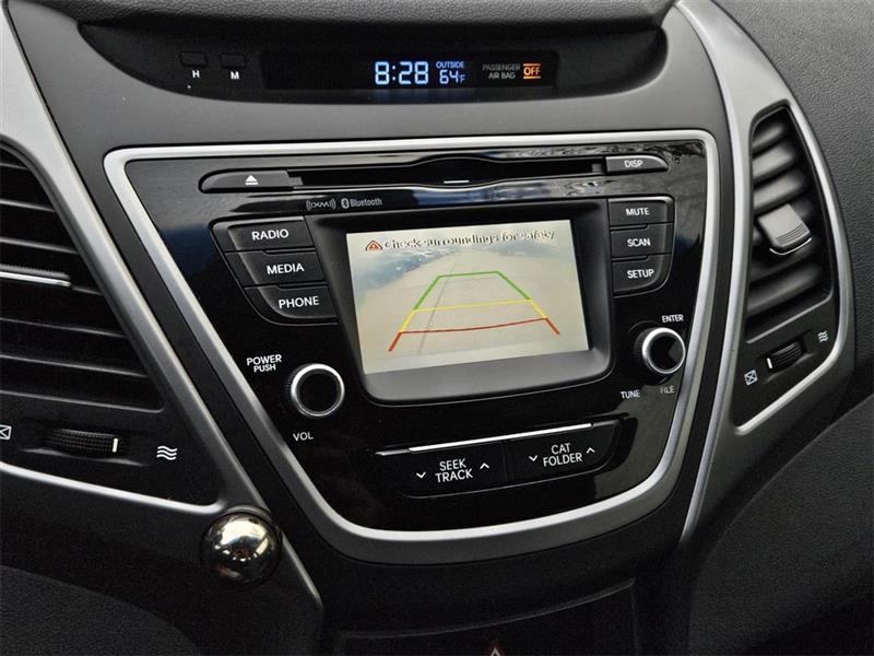 Hyundai Elantra SE 6AT 2016