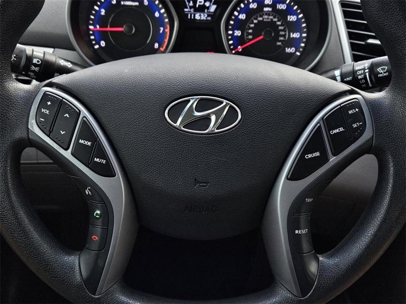 Hyundai Elantra SE 6AT 2016