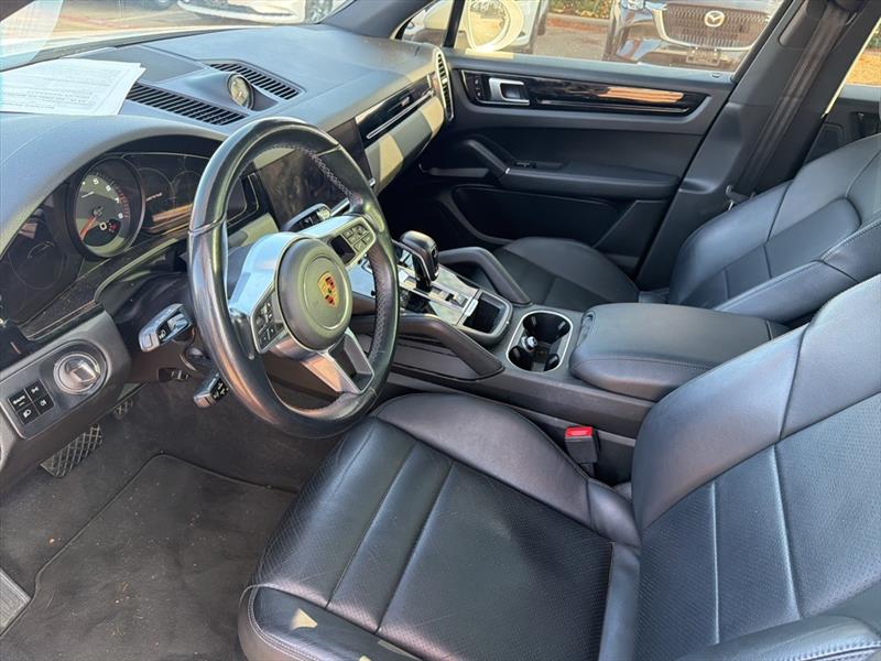 Porsche Cayenne Base 2021