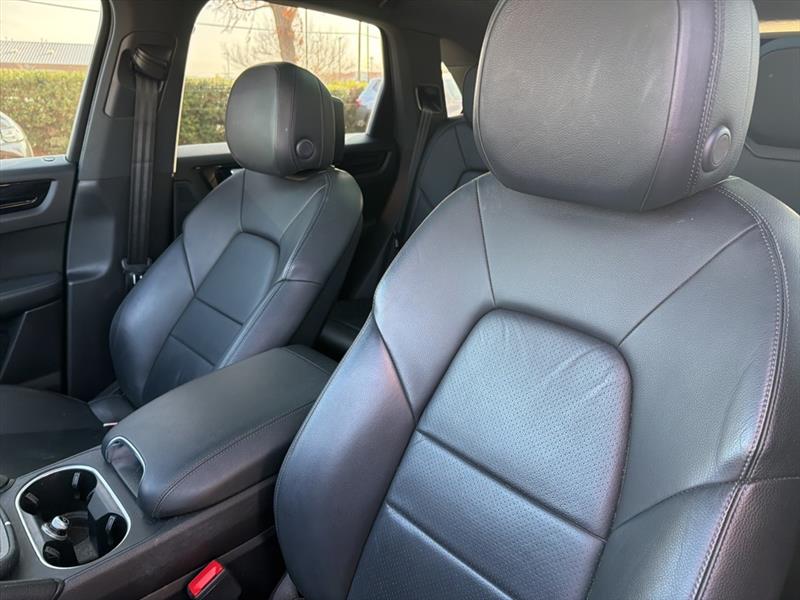 Porsche Cayenne Base 2021