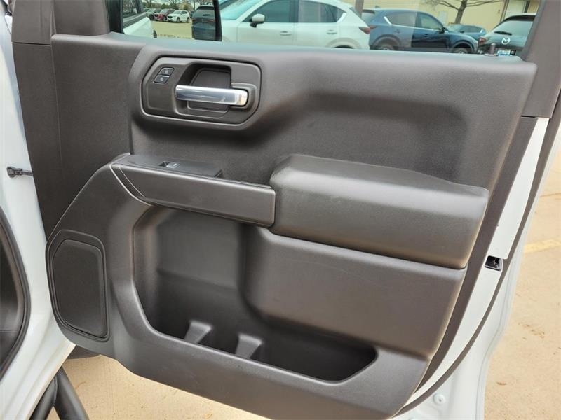 Chevrolet Silverado 1500 Custom Crew Cab 2WD 2024