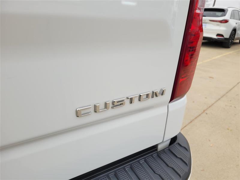 Chevrolet Silverado 1500 Custom Crew Cab 2WD 2024