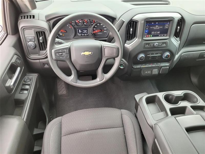 Chevrolet Silverado 1500 Custom Crew Cab 2WD 2024
