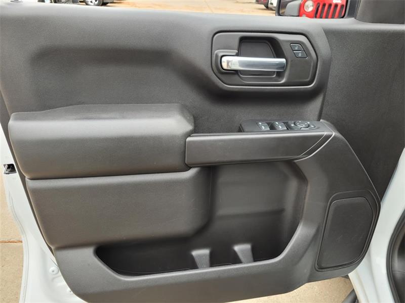 Chevrolet Silverado 1500 Custom Crew Cab 2WD 2024