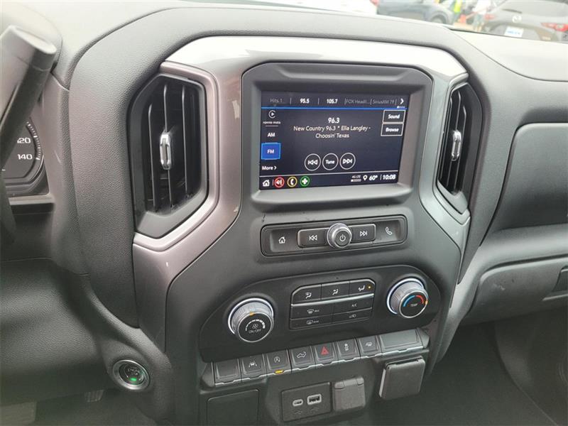 Chevrolet Silverado 1500 Custom Crew Cab 2WD 2024