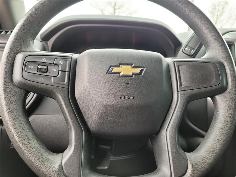 Chevrolet Silverado 1500 Custom Crew Cab 2WD 2024