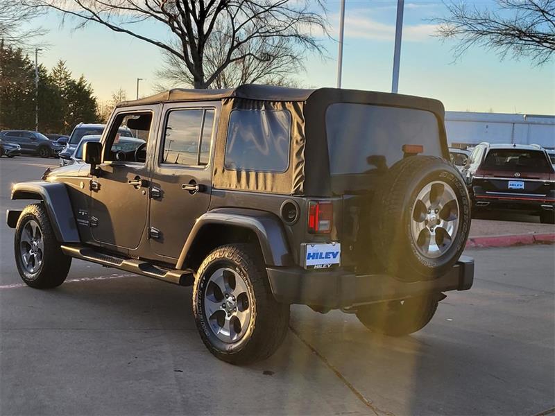 Jeep Wrangler Unlimited Sahara 4WD 2017