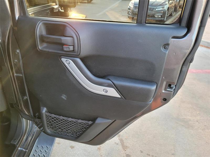 Jeep Wrangler Unlimited Sahara 4WD 2017