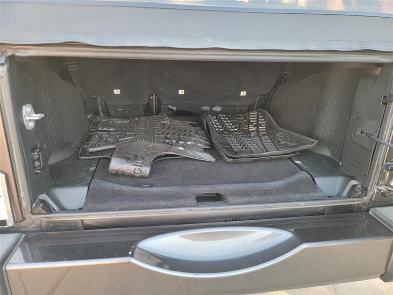 Jeep Wrangler Unlimited Sahara 4WD 2017