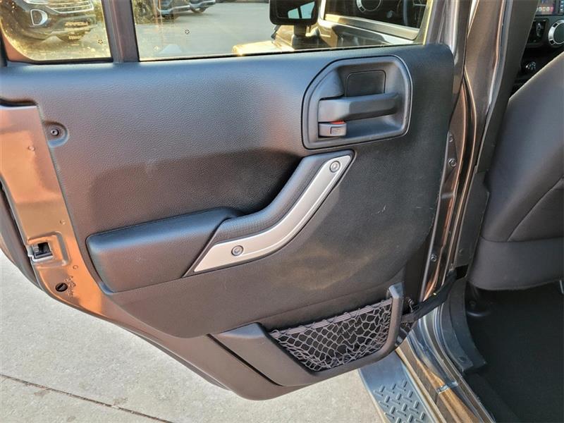 Jeep Wrangler Unlimited Sahara 4WD 2017