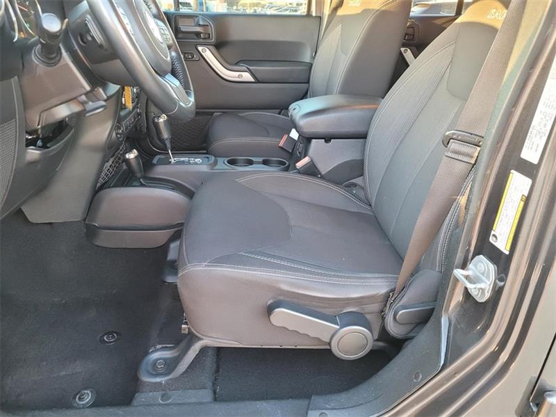 Jeep Wrangler Unlimited Sahara 4WD 2017