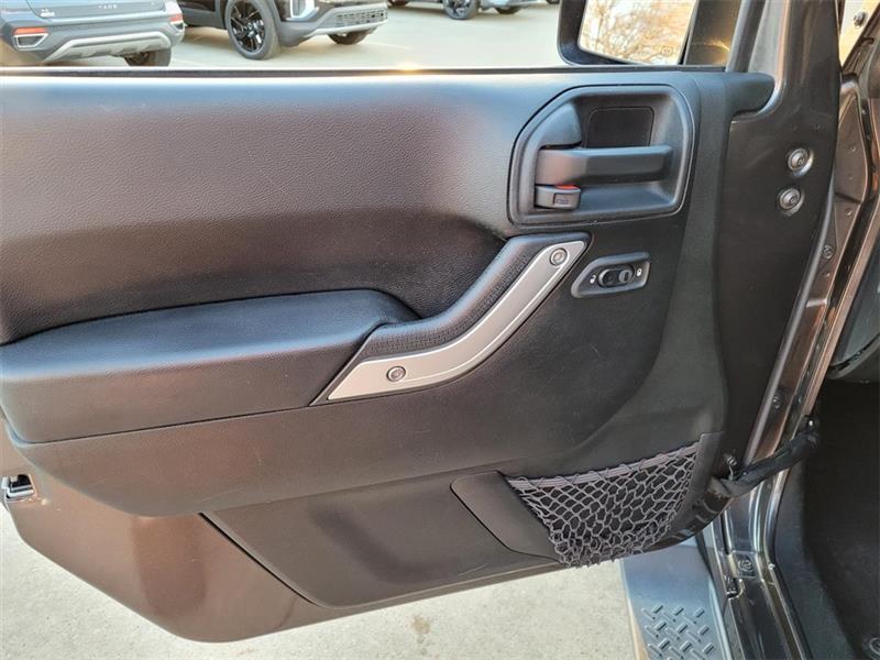 Jeep Wrangler Unlimited Sahara 4WD 2017