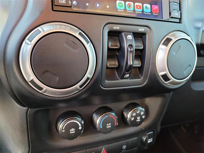 Jeep Wrangler Unlimited Sahara 4WD 2017