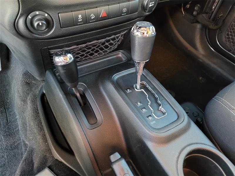 Jeep Wrangler Unlimited Sahara 4WD 2017