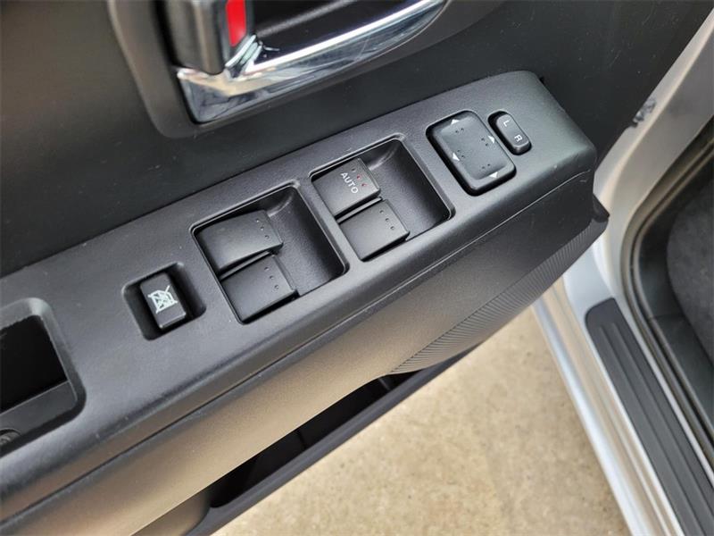 Mazda MAZDA5 Sport 2012