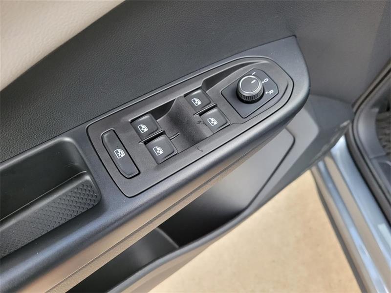 Volkswagen Taos S 2025