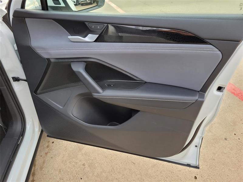 Volkswagen Tiguan SE 2025